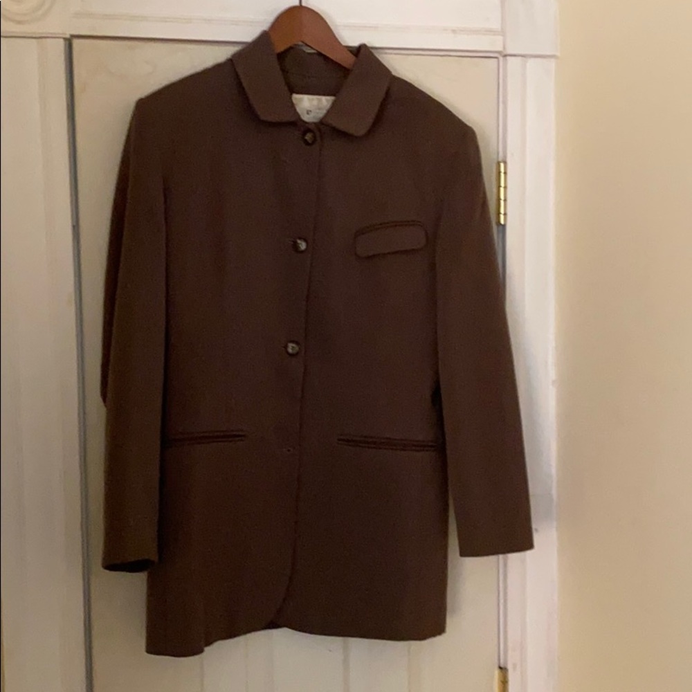 Fitted blazer. Matches skirt listed separately.